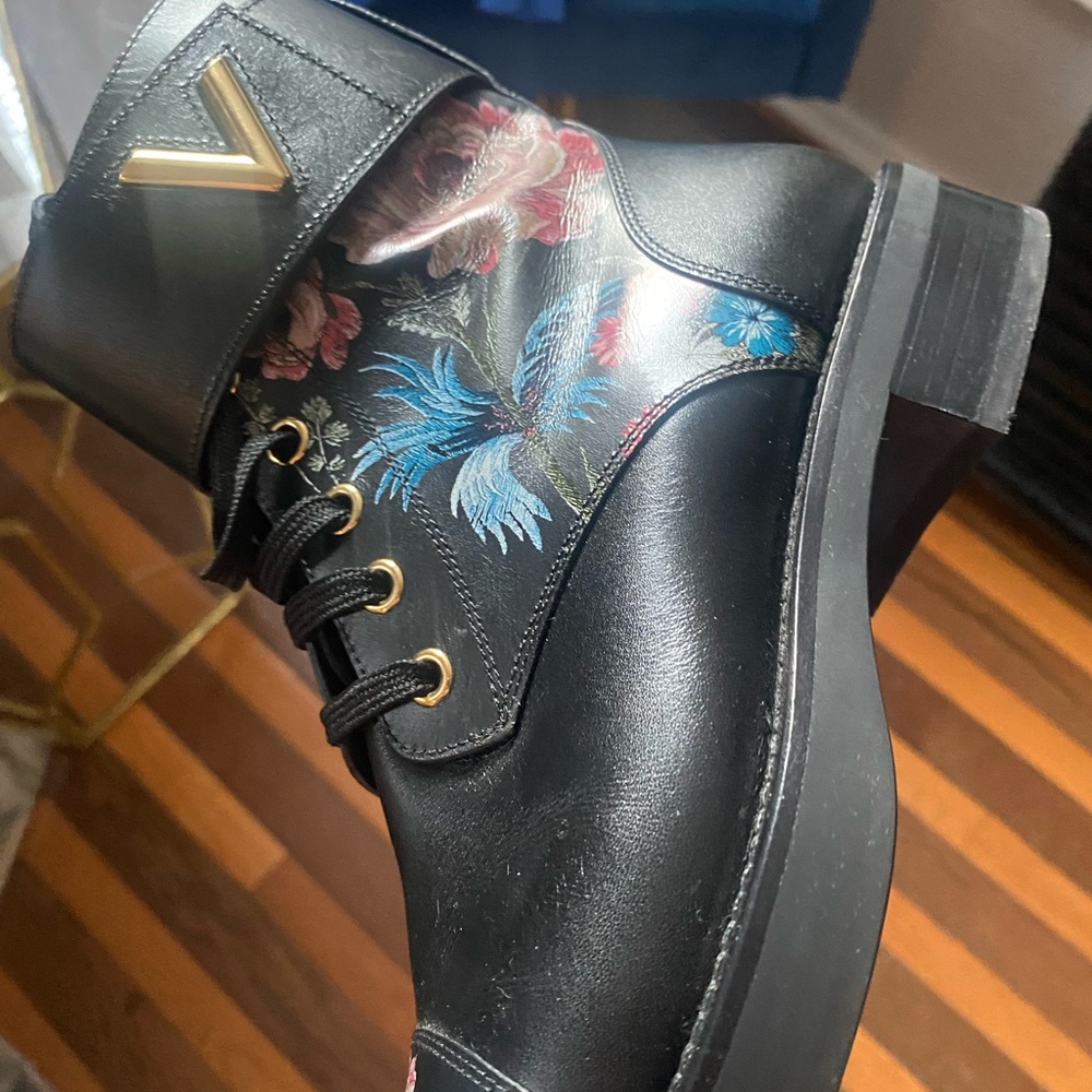Louis Vuitton Wonderland Ranger Boot - Picture 2 of 14